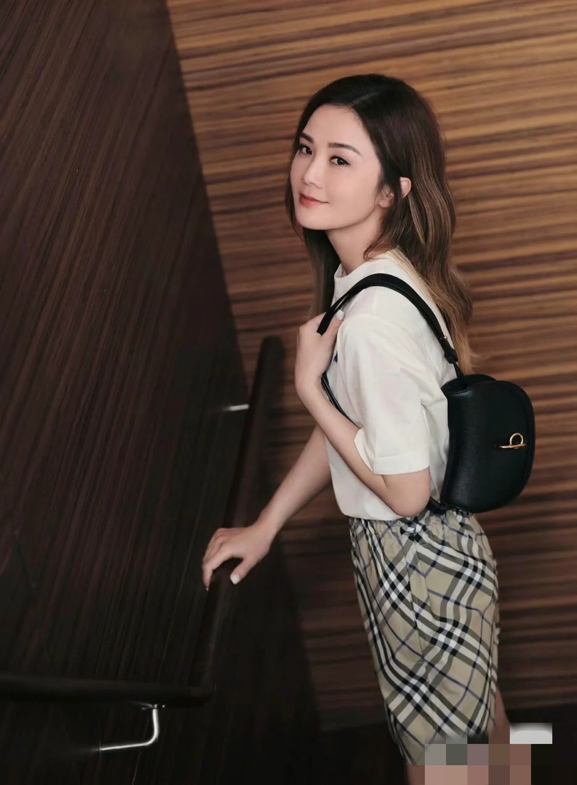 High-Quality Women’s Clothes: Summer T-Shirts with Heavy Embroidery and Stylish Fabrics - 图片 3