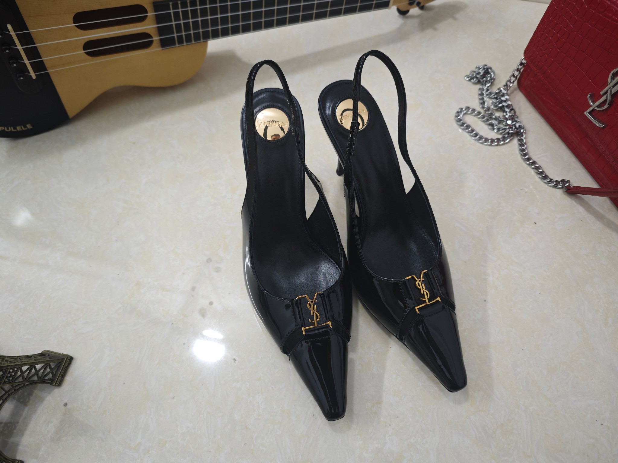 NO:417684,【Saint Laurent】Saint Laurent, high heels ysl-shaped high heels 2025 early spring counter synchronizes the latest styles, YSL, and decorations. Classic and beautiful masterpieces. The hottest autumn and winter series of the counter, both temperament, fashion, classic and durable design style. The footing effect is particularly beautiful. The material is imported from Italy, imported black cow, imported black sheepskin, inner lining, and foot pads; sheepskin, heel height 9cm, slim heels, size 35-41 (34.41.42 to be customized, no return or exchange) outsole; imported leather outsole, complete packaging for the counter., sandals, saint laurent, saint laurent, saint laurent, saint laurent, sandals, high heels, sheepskin, Leather soles19860909【Saint Laurent】圣罗兰、高跟ysl字高跟鞋2025早春专柜同步最新款、YSL、装饰 经典上乘美艳力作 专柜最火秋冬系列 兼备气质 时尚 经典耐看的设计风格 上脚效果特别美,材料采用意大利进口小黑牛,进口黑羊皮、内里、垫脚；绵羊皮、跟高9cm,细跟高跟鞋,码数35-41码（34.41.42要定做,不退换）大底；进口真皮大底、配专柜全套包装.,凉鞋,saint laurent,saint laurent,saint laurent,sandals,high heels,sheepskin,Leather soles,Women's Shoes