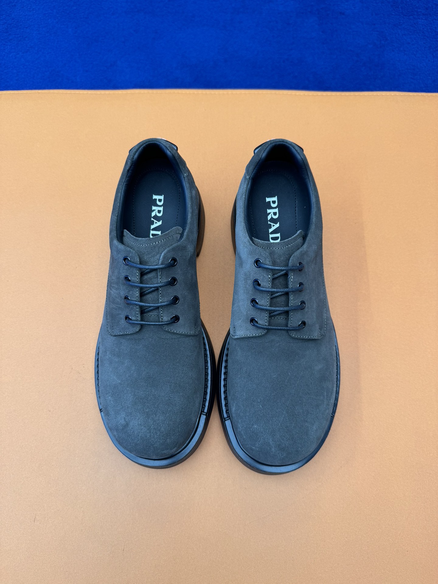Prada, 39-44
