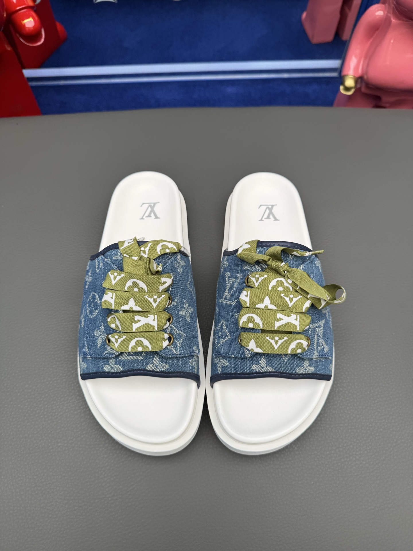 NO:354639,38-45 45 Custom Louis V* High-end Boutique Luxury Slippers, 1:1 high-end quality, casual, sunny, loose and comfortable, the highest version of high-quality boutique, must-go in summer!  ,louis vuitton,slippers1986090938-45 45定做Louis V*高端精品  奢品拖鞋,1:1高端品质,休闲阳光宽松舒适型,最高版本高品质精品,经夏季必入哦！,,louis vuitton,slippers,Men's shoes