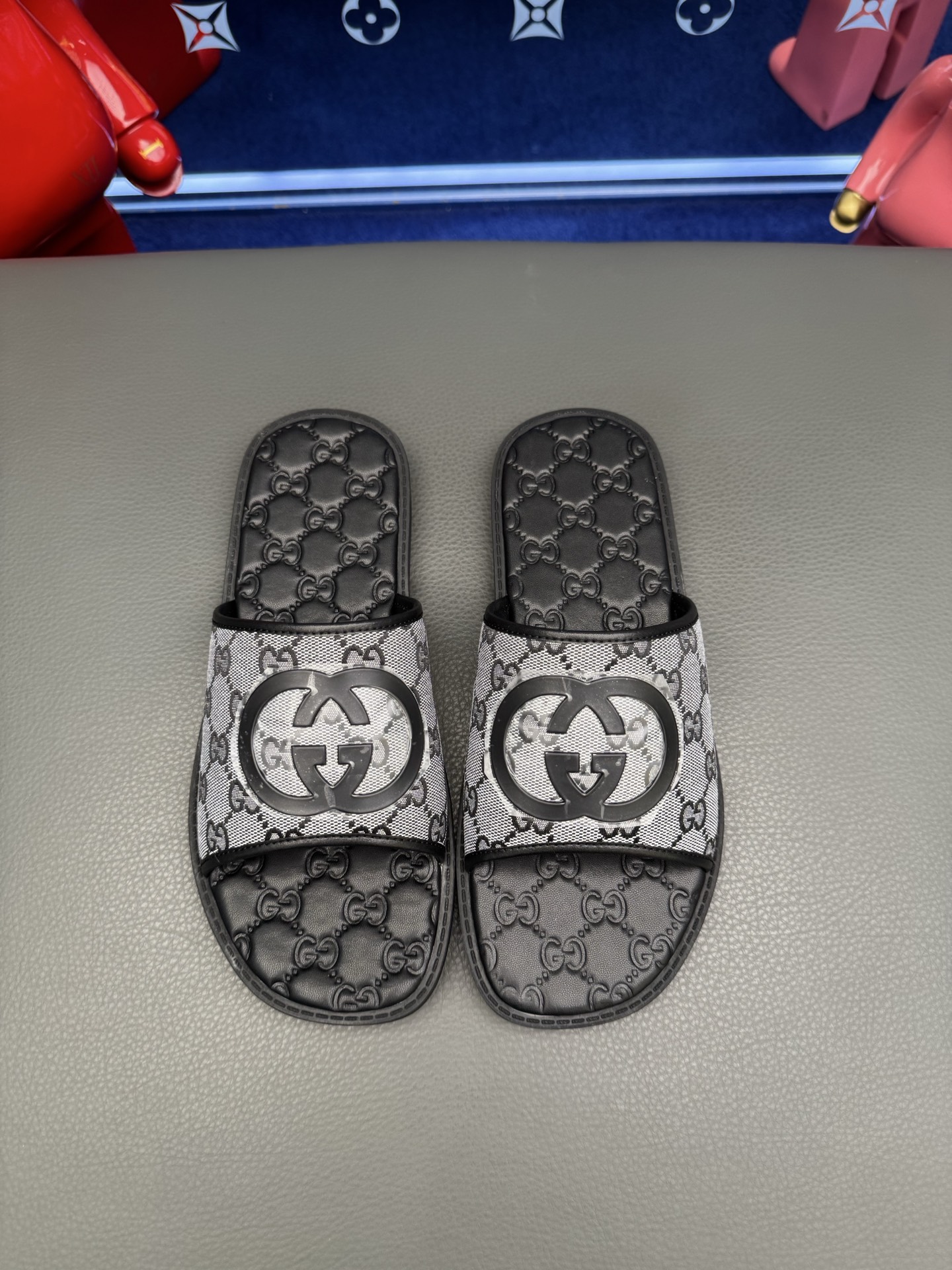 NO:783406,GUCCI latest Gucci slippers, original 1.1 custom-made, cowhide embossed upper, super quality, classic counter model, original special material. Code number 39-4438 45 46 order,,gucci,slippers,cowhide19860909GUCCI 最新款古奇拖鞋,原版1.1订做,牛皮压花鞋面,超美品质,专柜经典款,原版特殊材料.码数39-4438 45 46订,,gucci,slippers,cowhide,Men's shoes