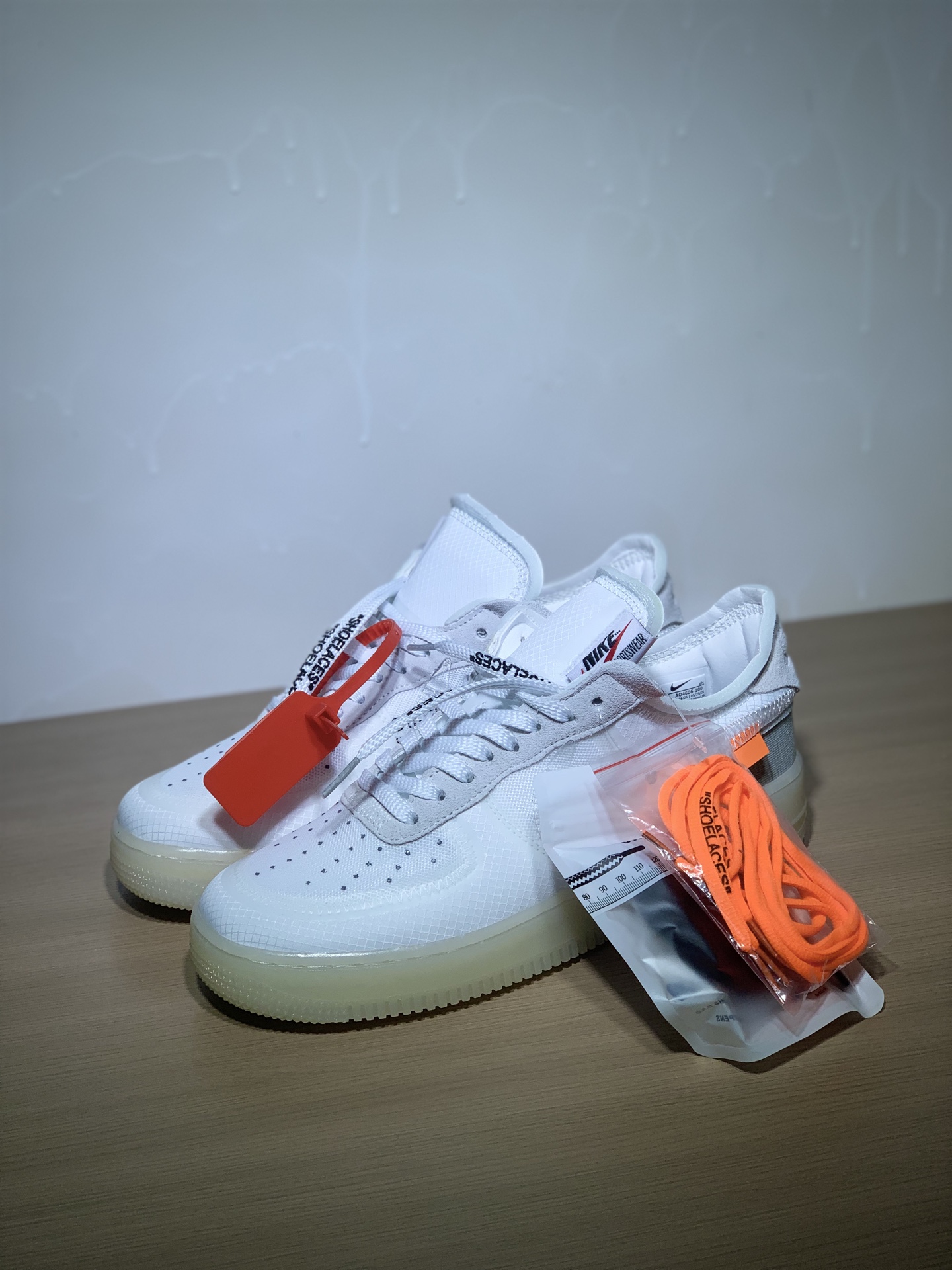 NO:955046,Real price Off-White x Nike Air Force 1 Low Virgil TheTen co-branded trendy low-top sneakers, same style for men and women, white. Item number AO4606-100, size 36-46/half size,,off white19860909实价 Off-White x Nike Air Force 1 Low Virgil TheTen联名款潮流低帮板鞋 男女同款 白色. 货号AO4606-100 尺码36-46/半码,,off white,Men's shoes
