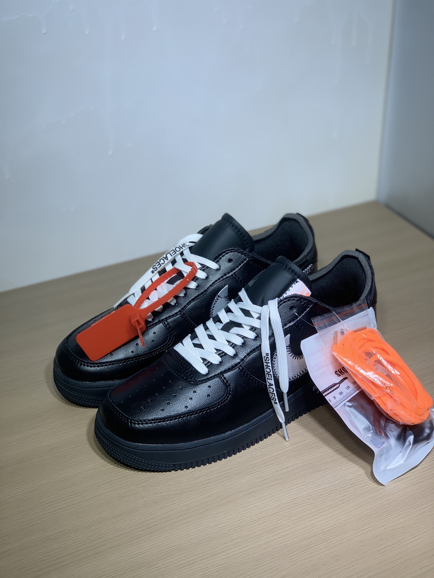 NO:955025,Real price OFF-WHITExMoMAXNike Air Force107Virgil retro low-top casual sneakers black fashionable and versatile, same style for men and women, black. Item No. AO4297-001 Size 36-46/half size, off white19860909实价 OFF-WHITExMoMAXNike Air Force107Virgil复古低帮休闲板鞋黑色时尚百搭 男女同款 黑色. 货号AO4297-001 尺码36-46/半码,,off white,Men's shoes