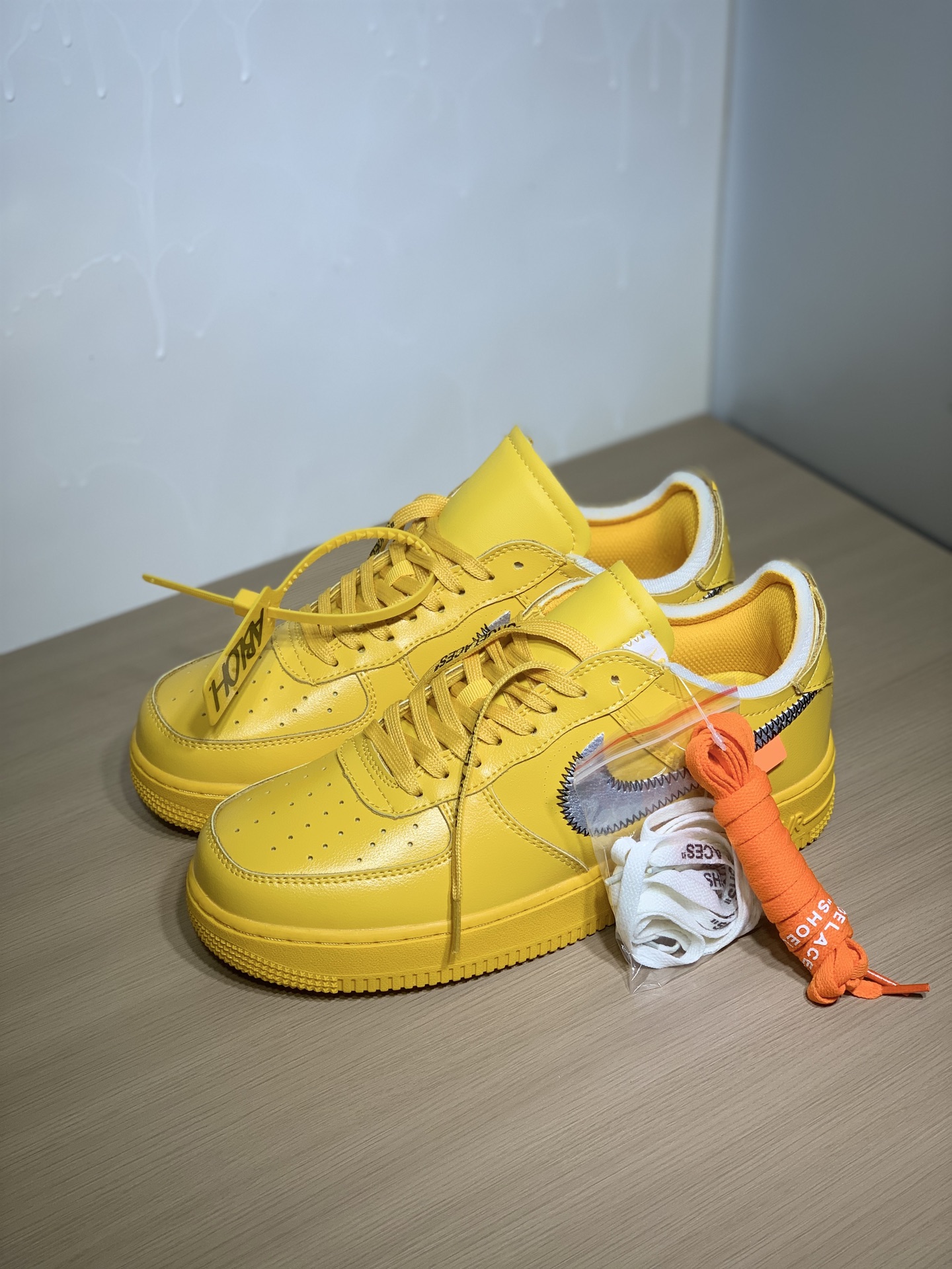 NO:955031,Actual price OFF-WhitexNike Air Force1Low 'UniversityGold' low-top trend gold and silver yellow Unisex style yellow. Item number AO4606-700 Size 36-46/half size, off white,versace19860909实价 OFF-WhitexNike Air Force1Low'UniversityGold'低帮潮流 金银黄色 男女同款 黄色. 货号AO4606-700 尺码36-46/半码,,off white,versace,Men's shoes
