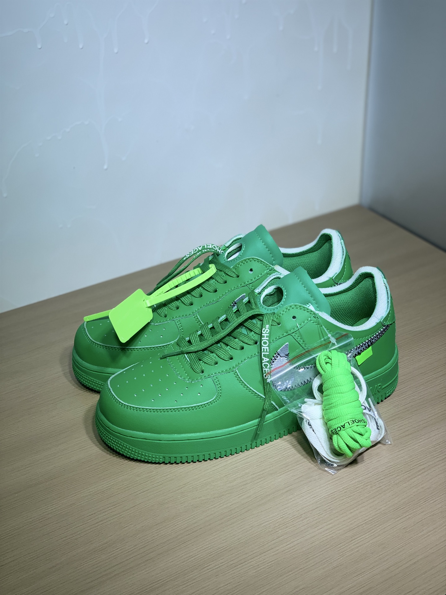 NO:955034,Real price OFF-WhitexNike Air Force1Low 'UniversityGold' classic trendy casual sneakers gold and silver green art gallery men and women same style green. Item No. DX1419-300 Size 36-46/half size, off white,versace19860909实价 OFF-WhitexNike Air Force1Low'UniversityGold'经典潮流休闲板鞋金银绿色艺术馆 男女同款 绿色. 货号DX1419-300 尺码36-46/半码,,off white,versace,Men's shoes