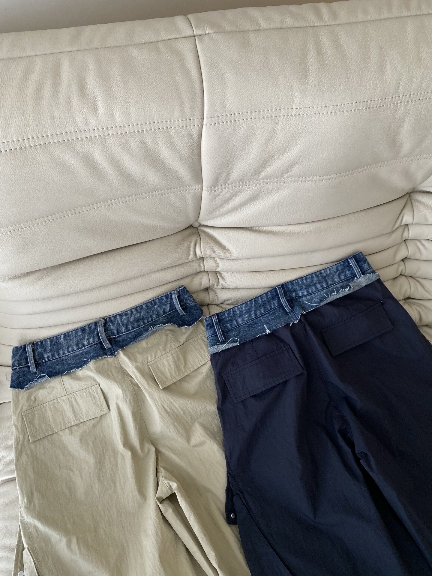 26SS 早春新款工装风抽绳直筒裤 采用经典高腰显瘦设计，腰头为撞色牛仔拼接，搭配垂坠有型的机能面料，两