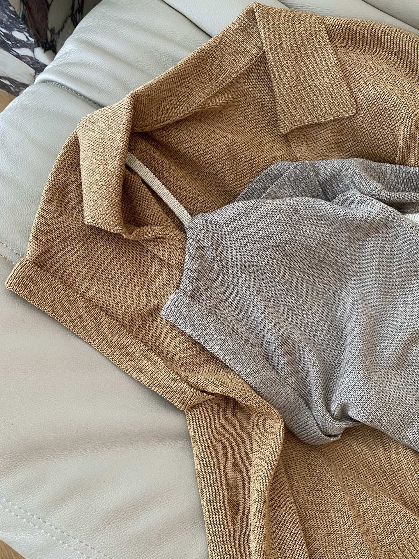 26SS 春夏新款 |假两件Polo针织衫 轻透肌理自带呼吸感翻领V领+撞色内搭吊带假两件设计自带随性利