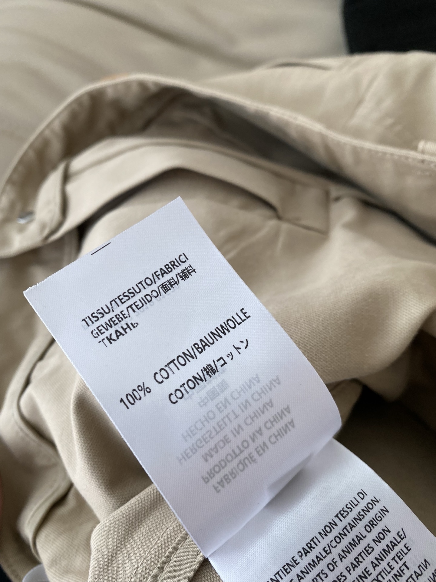 26SS 春夏新款 | 工装风口袋短裙裤采用高支斜纹棉面料打造，高腰A字版型利落显瘦双贴袋设计+腰头波浪
