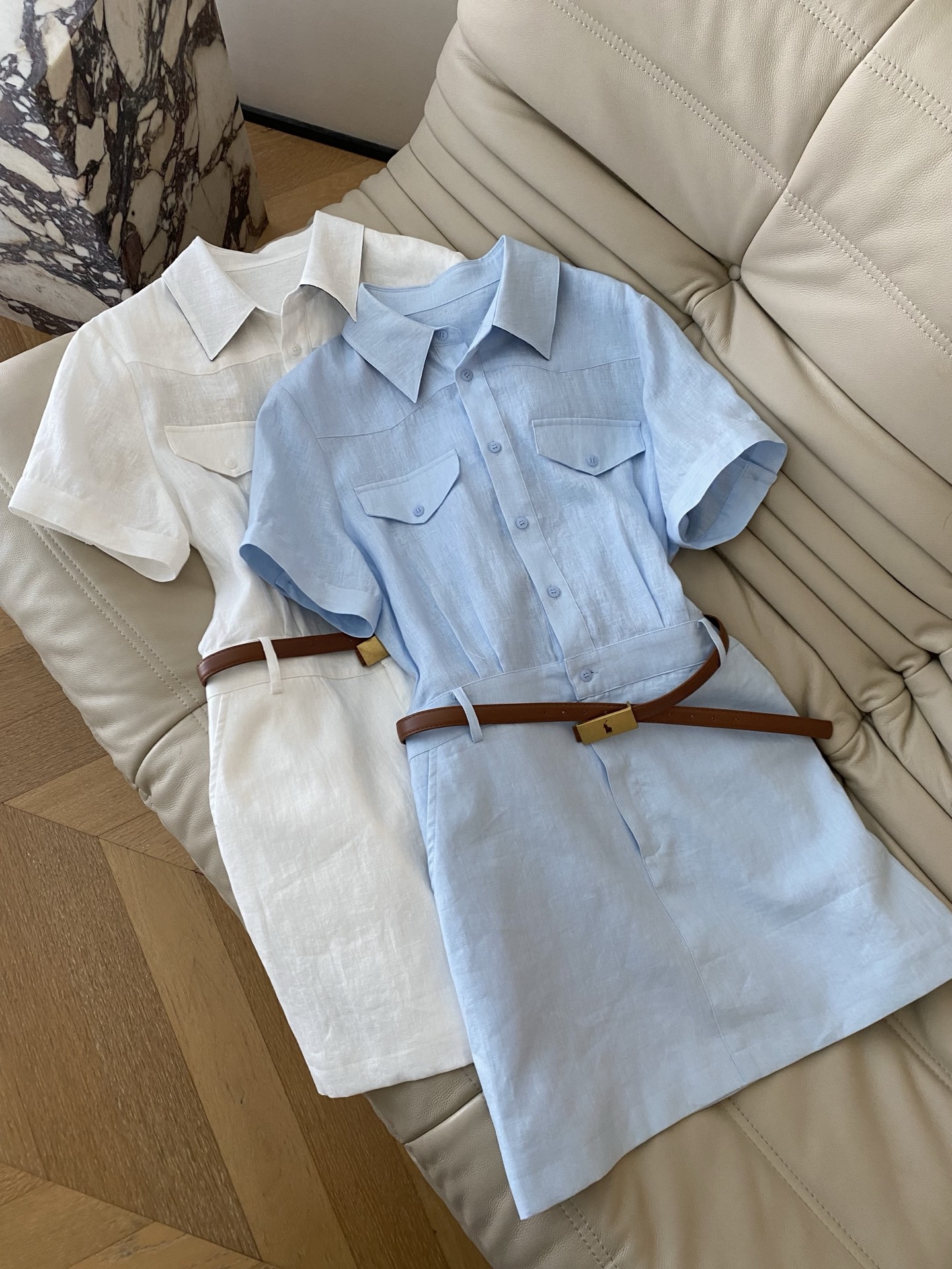 26SS 春夏新款 | 亚麻收腰衬衫式连衣裙采用透气高支亚麻面料打造利落直筒版型，奶白/浅蓝双色自带清透