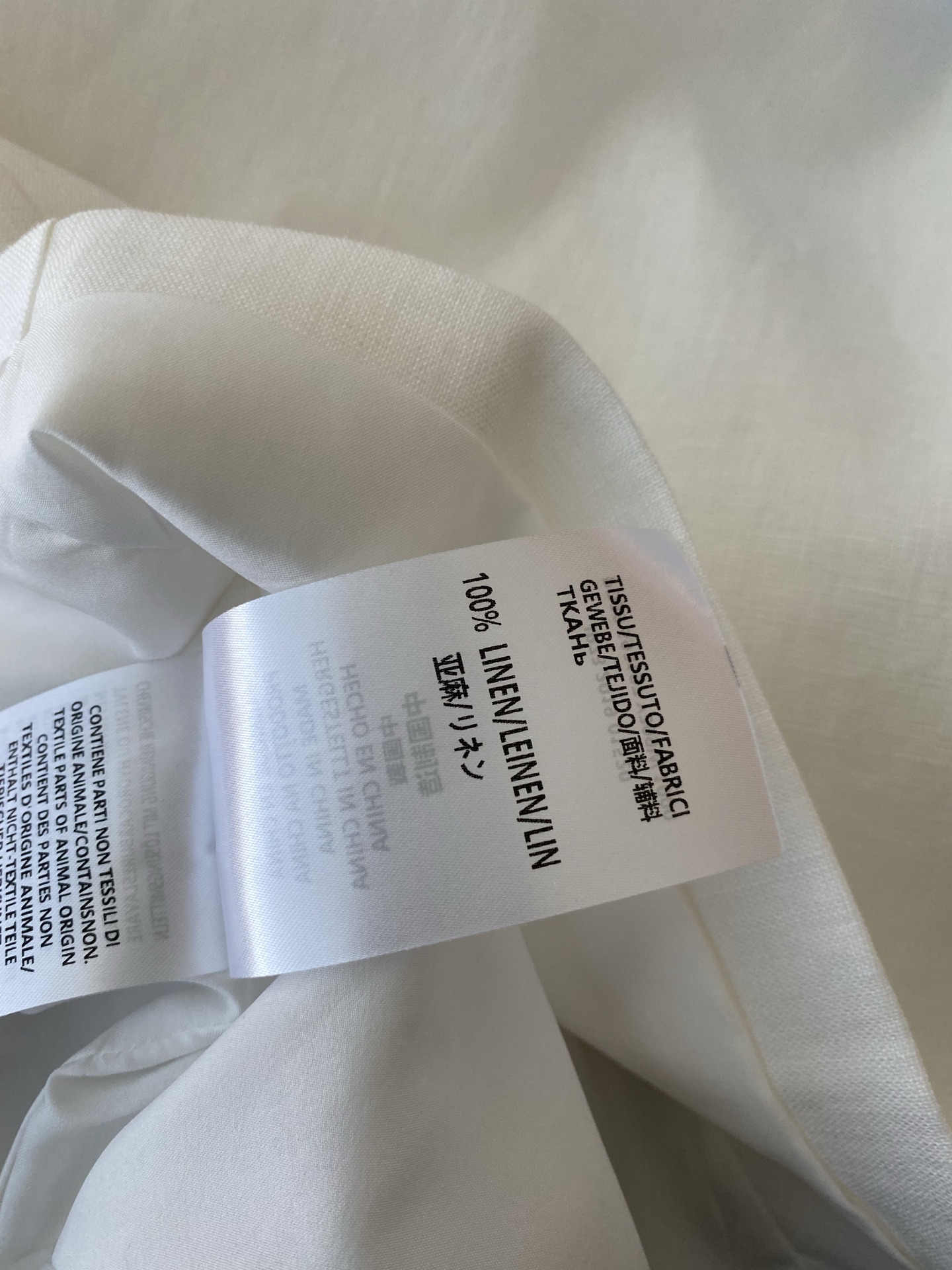 26SS 春夏新款 | 亚麻收腰衬衫式连衣裙采用透气高支亚麻面料打造利落直筒版型，奶白/浅蓝双色自带清透