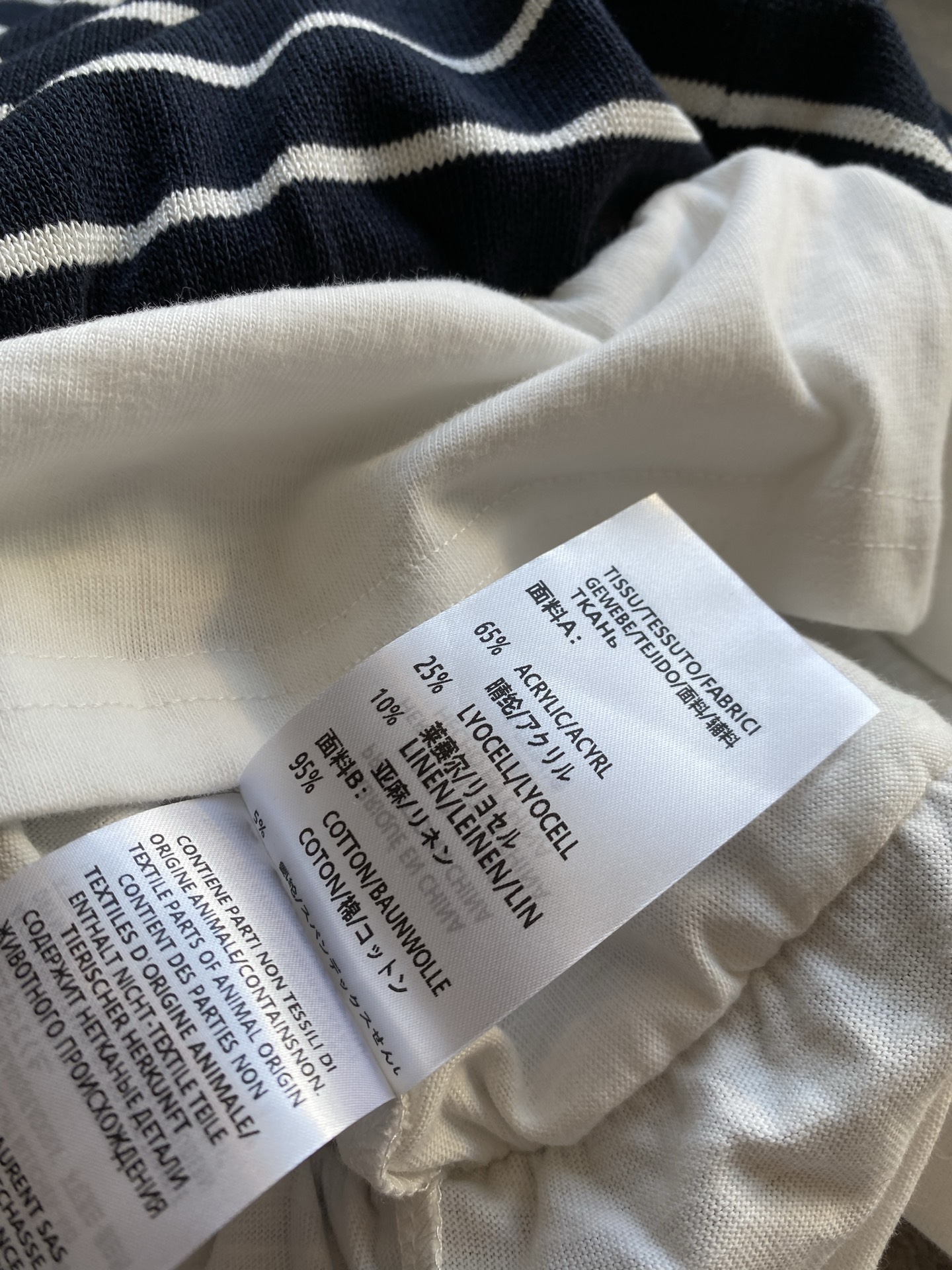 26FW早秋新款｜V领针织马甲假两件套装，甄选轻柔透气细针织面料打造宽松叠穿两件式版型，自带温柔韩系休闲氛围感滤镜，深V