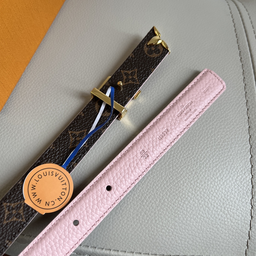p170 代购正品级 🛳LV女士腰带 驴家女士腰带 宽度2cm 全新风格定制帆布面料衬托细腻的进口小牛皮 皮带末端有金色金属花卉点缀 花卉侧面视有logo钢印标识 搭配经典字母搭