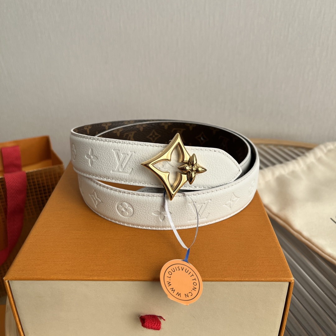 好看的腰带让穿搭效果翻倍‼️L v女士新款腰带 宽度3cm 一面定制帆布面料 一面进口荔枝压饰有图案效果