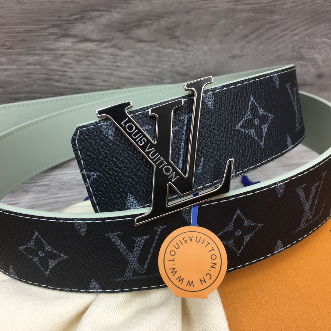 Loui* Vuitto*——新选腰带 宽度4cm 定制帆布面料字母为淡色渐变效果-Chinese UA Cheap High Quatity Brand Clothes Bags handbags Sneakers wholesale wholesaler seller from China Factory suppliers Fashion Clothing Shoes best Quality Beautiful Price Loui* Vuitto*——新选腰带 宽度4cm 定制帆布面料字母为淡色渐变效果