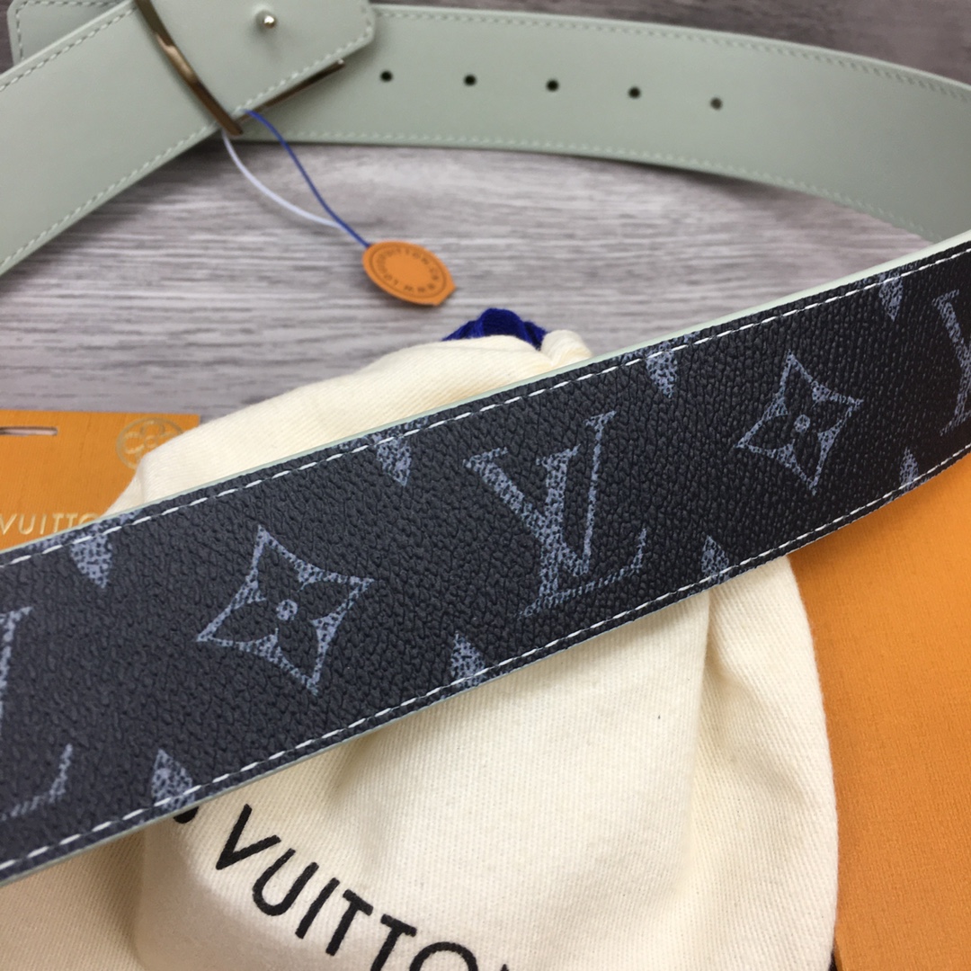 Loui* Vuitto*——新选腰带 宽度4cm 定制帆布面料字母为淡色渐变效果-Chinese UA Cheap High Quatity Brand Clothes Bags handbags Sneakers wholesale wholesaler seller from China Factory suppliers Fashion Clothing Shoes best Quality Beautiful Price Loui* Vuitto*——新选腰带 宽度4cm 定制帆布面料字母为淡色渐变效果