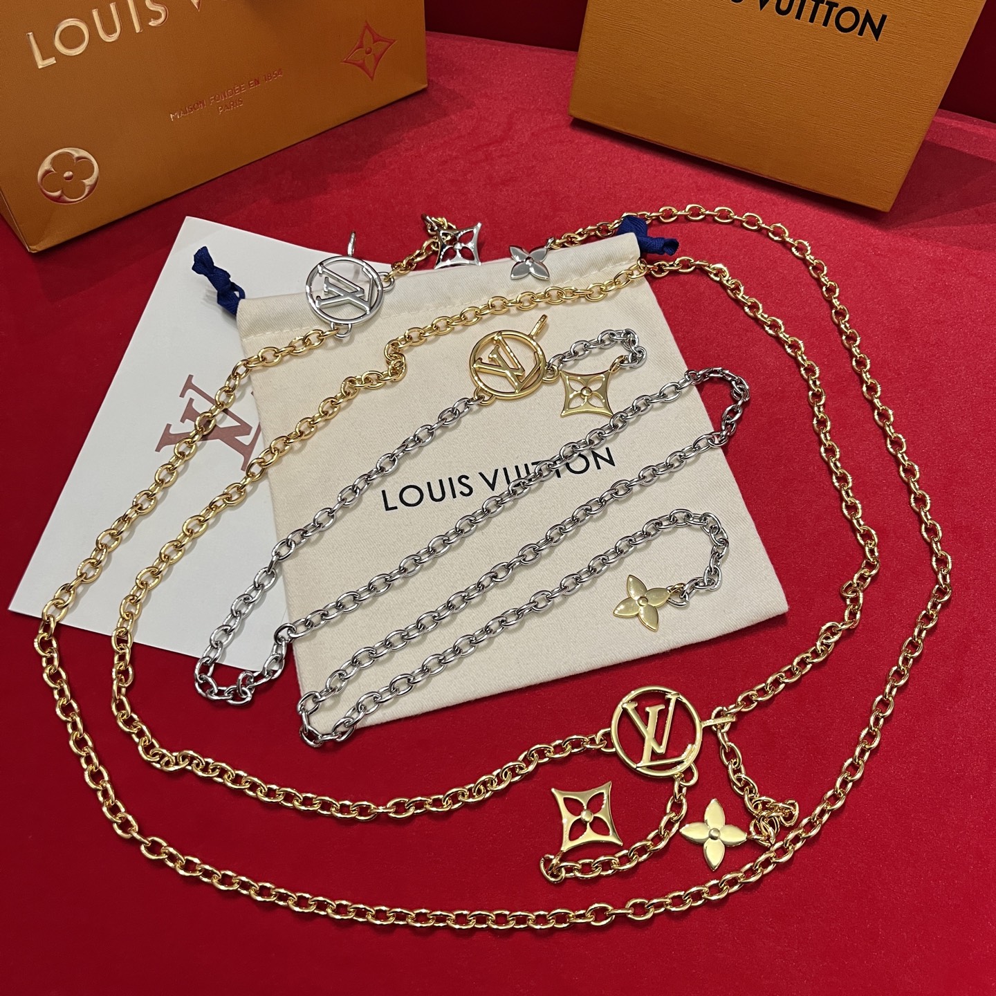 Louis Vuitton Women's Hardware Dress Waist Chain Belt - Elegant and Stylish 2 i1744653600701 3789 0 1