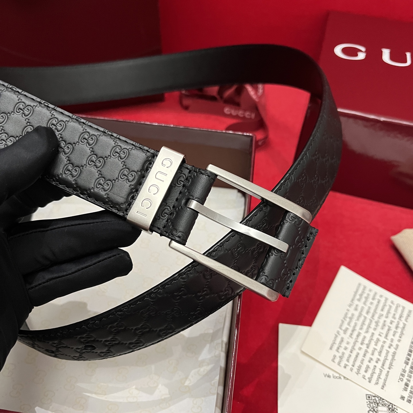  GG男士皮带 经典针扣商务款式 宽度3.5 意大利小牛皮材质 柔软透气 精湛工艺打造 缝线均匀细密 金