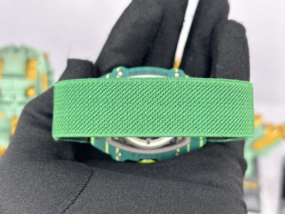 Richard Mille RM67-02 V3 Green Carbon Fiber Band Luxury Men's Watch 8 i1728126537 8336 5