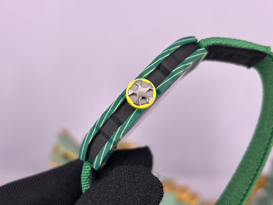 Richard Mille RM67-02 V3 Green Carbon Fiber Band Luxury Men's Watch 4 i1728126537 8585 8