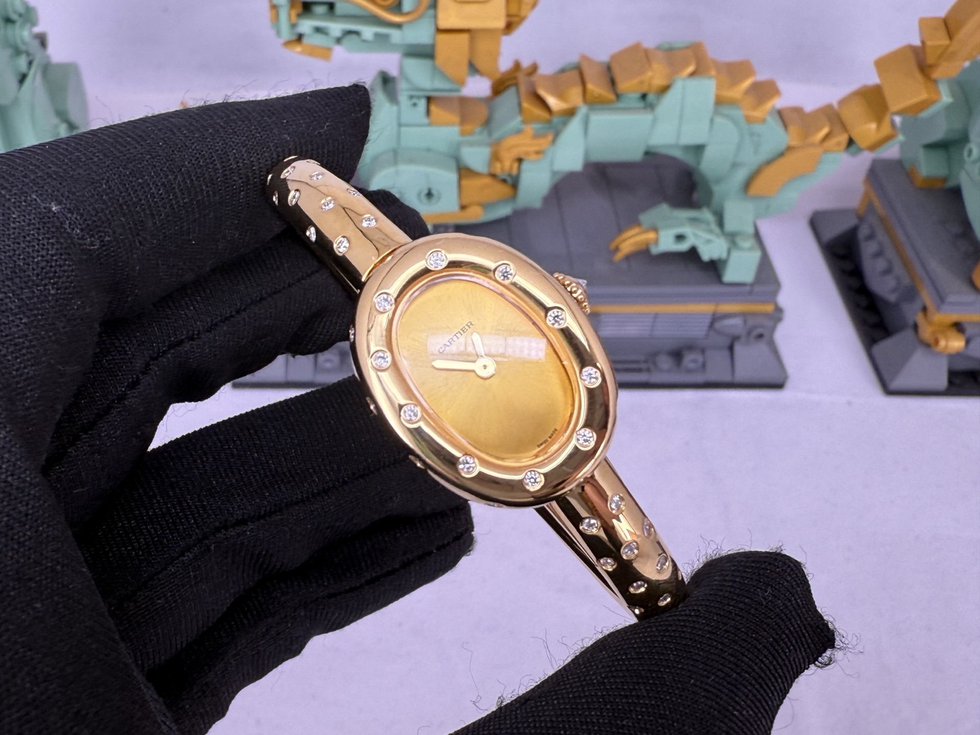 Cartier Baignoire Gouden Diamant Dameshorloge - Luxe en Elegant Design