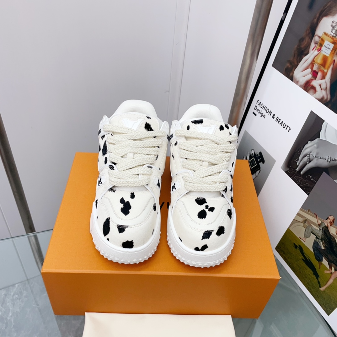 NO:231327,p Fat Ding Purchase Quality Couple Model LV~ Louis Vuitton by Virgin Abloh's best-looking sneakers, promoting new products, and limited-edition retro basketball sneakers on the official website!  The high and low gangs all spent a lot of money to buy the original version with accurate reproduction of the 1:1: The details are invincible, the sincerity is full of imported custom original cowhide, the original version is consistent with the packaging method, the details are 100% restored, the private model customized original integrated TPU bottom is different from other companies, and this effect cannot be achieved without the original version!  L The best men's shoes in the past, don't miss them!  Size38-44 (men's 38 45 46 customized without return), casual shoes/sports shoes, louis vuitton, louis vuitton, sneakers, cowhide19860909p 胖丁 代购品质情侣款 LV～路易威登 by Virgin Abloh最好看的运动鞋,力推新品, 官网限定款复古篮球运动鞋！ 高帮低帮均花血本购入原版1:1精准复刻、细节很无敌、诚意满满、进口定制原版牛皮,原版一致套包做法,细节百分百还原、私模定制原版一体成型TPU大底、区别于别家、, 没有原版是开不出这效果的！ L历年来最好看的男鞋、千万不要错过！ Size38-44（男款38 45 46定做不退换）,休闲鞋/运动鞋,louis vuitton,louis vuitton,sneakers,cowhide,Women's Shoes