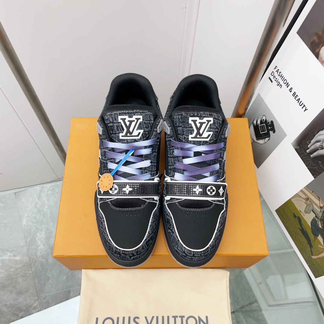 NO:231331,LV-Trainer Louis Vuitton PK market all versions Couple model Show new style Basketball shoes Purchase quality Original 11 development replica!  !  Very comfortable to put on the foot, fine workmanship. The upper is spliced ​​by calfskin imported from Italy, with brand logo and signature on the sides. The imported breathable mesh inner lining is very comfortable. Original special supply of original two-color TPU mold-absorbing sole. Packing technology Goodyear sewing locking size women's model 35-40 men's model 39-45 standard size (men 38 46 47 customized without return or replacement), casual shoes/sports shoes, louis vuitton, louis vuitton, sneakers, cowhide19860909LV-Trainer路易-威登 PK市场一切版本 情侣款 走秀新款 篮球板鞋 代购品质 原版11开发复刻！！上脚非常舒适 做工精细 鞋面由意大利进口小牛皮拼接,侧边饰有品牌LOGO标志及签名,进口了透气网布内里,脚感超舒适.原厂特供原版双色TPU吸模大底.套包工艺 固特异缝合锁边 size女款35-40  男款39-45标准码（男38 46 47定做不退不换）,休闲鞋/运动鞋,louis vuitton,louis vuitton,sneakers,cowhide,Women's Shoes