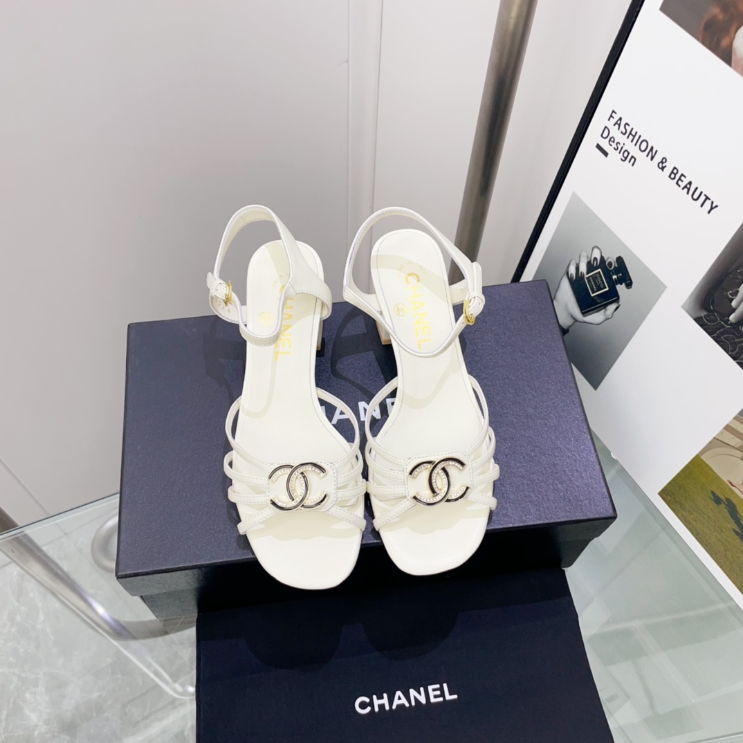 NO:231310,Xiaoxiang 2025 new sandals ~~~ the highest version in the market~~~ Xiaoxiang classic sandals!  Copy 1:1 in the same original version!  Outsole leather outsole size 35~40 2 colors, sandals, sandals, Leather soles19860909小香2025新品凉鞋 ～～～市场最高版～～～小香经典凉鞋！同原版1:1复制！ 大底真皮大底 码数35～40 2色,凉鞋,sandals,Leather soles,Women's Shoes