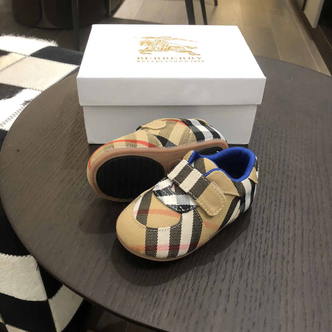 Burberry Haute Couture Classic Luxury Leather Shoe Loafer Shoes Ref 3