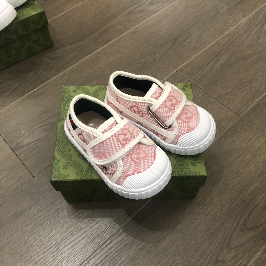 Classic Plaid Baby Shoes with Elastic Band – Comfortable & Stylish