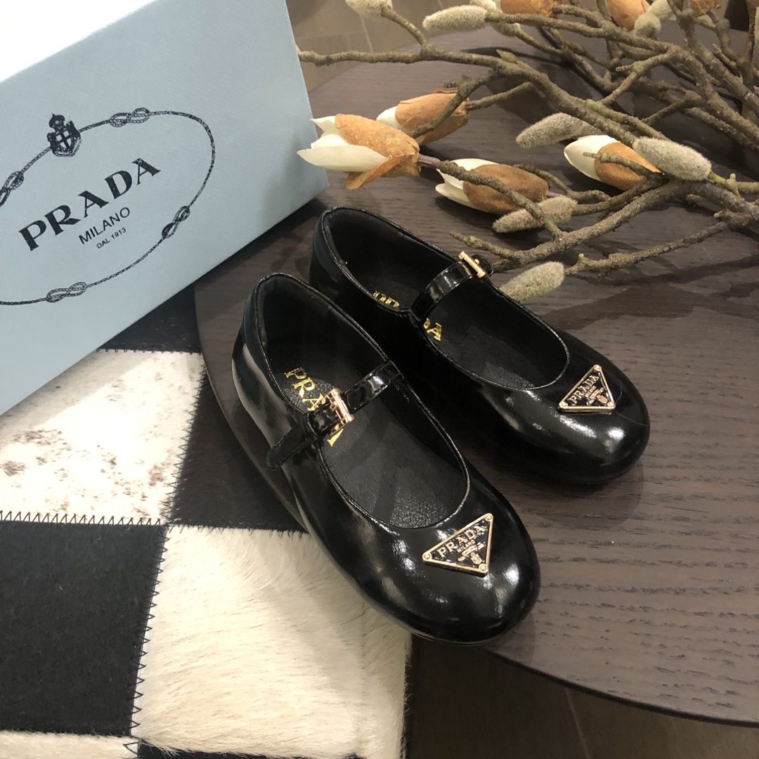 Stylish Metallic Ballet Flats: P-2025 Collection for Girls at $319 - 图片 1