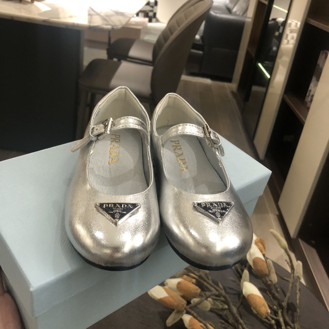 Stylish Metallic Ballet Flats for Girls – P-2025 Collection Highlight - 图片 3