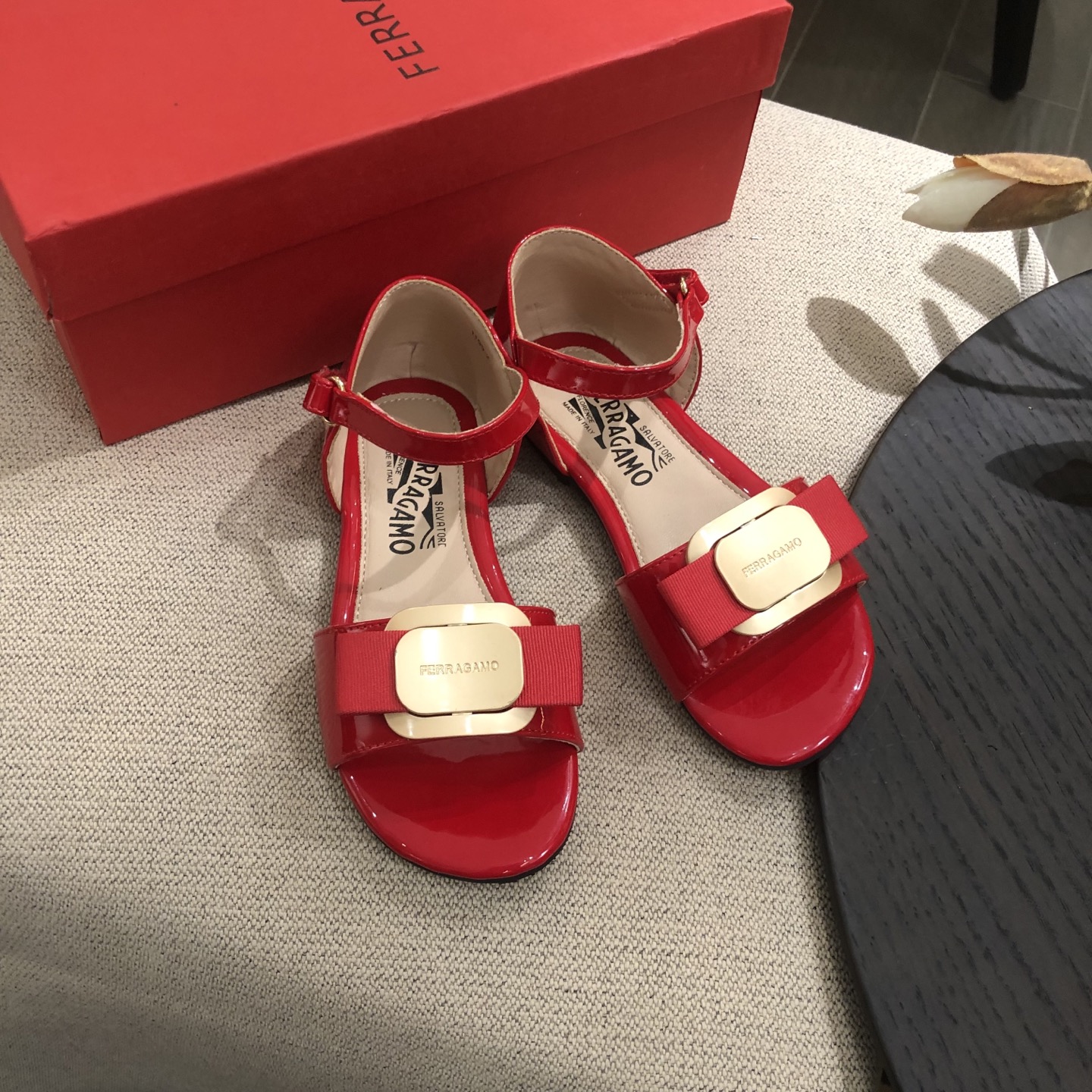 Top-selling Ferragamo Girl’s Shoes: 2025 Summer Collection for Young Princesses. - 图片 7