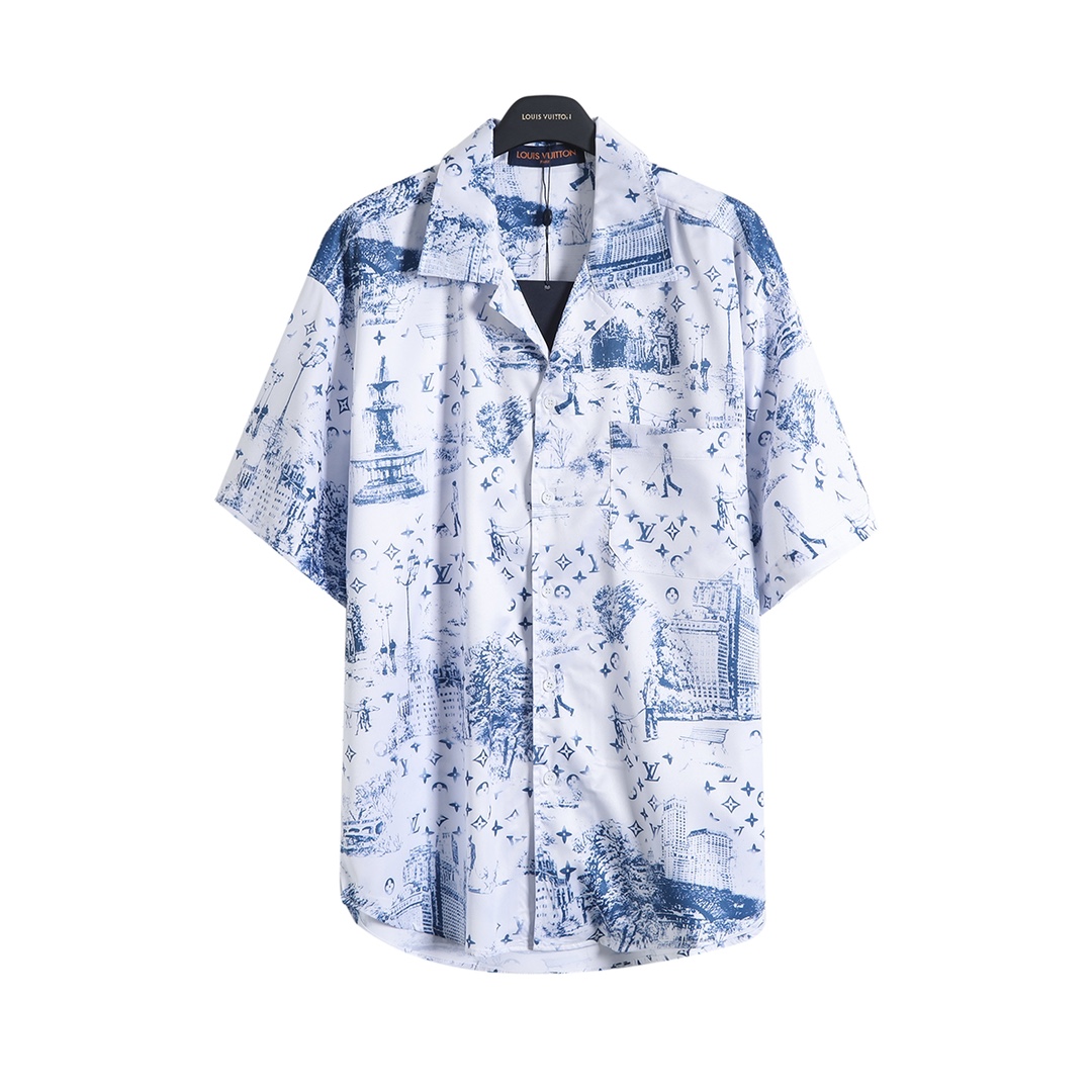 衬衫/💰110   短裤/💰100
路易威登 𝙇𝙤𝙪𝙞𝙨 𝙑𝙪𝙞𝙩𝙩𝙤𝙣 1V 25SS 街头漫步桑蚕丝短袖衬衫短裤套装
轻奢主义 男女日常通勤穿搭必备单品  正确版本  欢迎对比
详细特征
· 采用定制桑蚕丝混纺面料
· 进口印花机数码直喷  
· 激光定位裁剪
· 开模定制原版1V标识刻纹纽扣
· 裤子采用松紧收腰设计
· 后部贴袋设计
· 原版主唛水洗吊牌包装
   颜色：黑色/蓝色
   尺码：S/M/L/XL