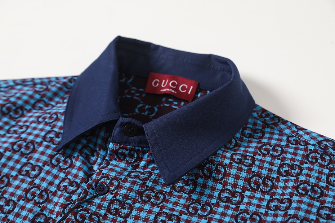 💰170 古驰 𝙂𝙐𝘾𝘾𝙄 GC 25FW 小G提花棉麻长袖衬衫
轻奢主义 男女日常通勤穿搭必备单品 正确版本 随意对比
详细特征
· 客供定织羊毛棉麻材质面料 质感高端 肤感舒适
· 全身激光对位裁剪 所有格纹全部对格
· 前幅 口袋 纯手工对位裁剪
· 领门子襟采用进口树脂复粘合衬
· 采用深海贝母纽扣
· 成衣水洗去缩率
· 全麦夹专车工艺
· 原版主唛水洗吊牌纽扣包装
颜色:绿色/蓝色
尺码:XS/S/M/L