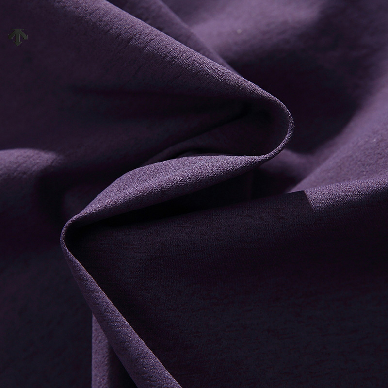  💰115  
☞DESCENTE✘迪桑特海外版25ss🔥新款三色拼接速干轻薄功能卫衣（肩膀胸口立体硅胶标，无感领标 专用包装袋）
     采用梭织户外速干面料  舒适透气  有质感    做工精细  走线规则  落肩袖宽松版 不挑身材  男女同款情侣款!
颜色:浅白灰 远山灰 灰紫红
尺码:S-2XL