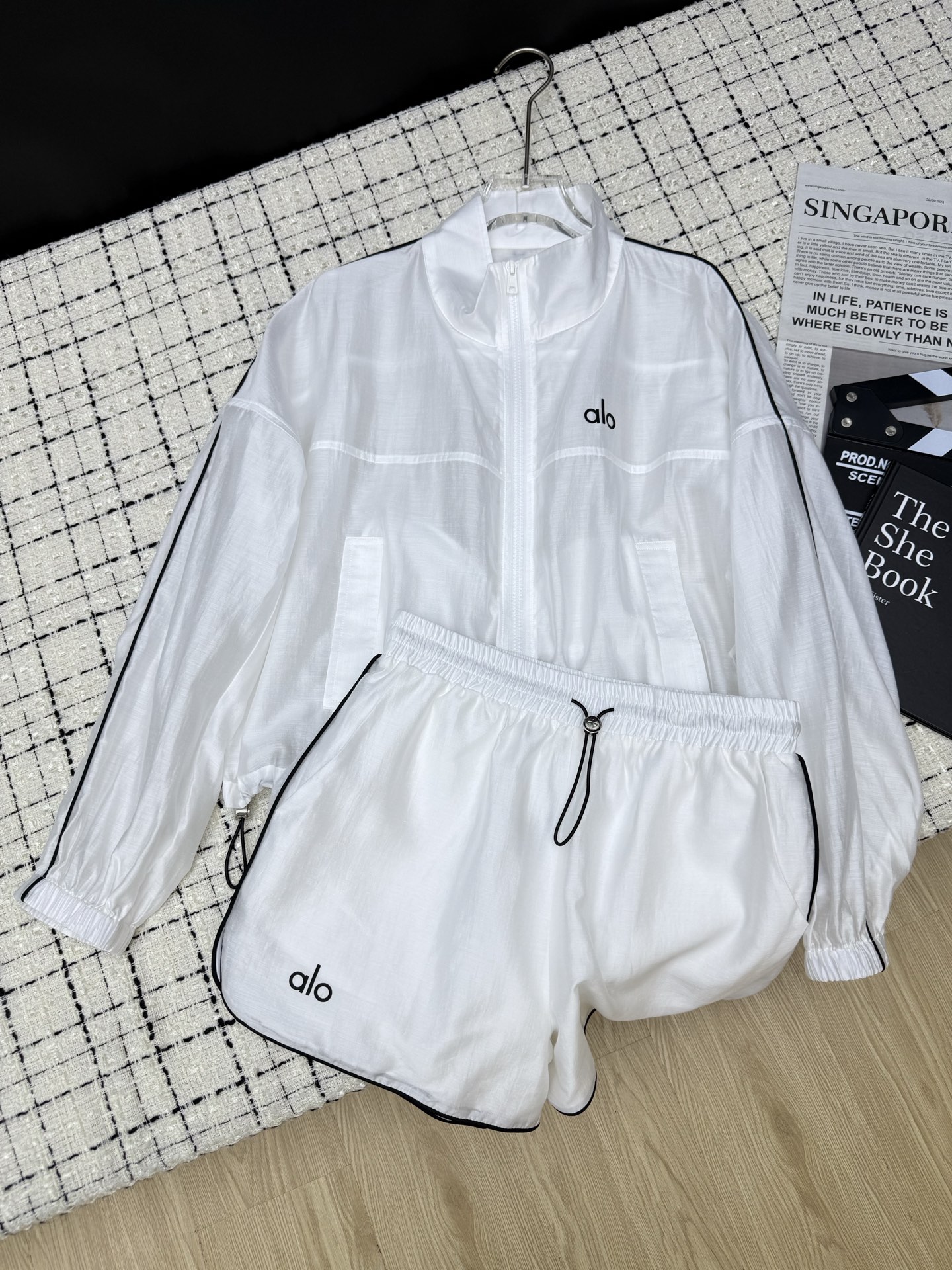 NO:424756,Casual sports 25ss Contrast color lines outline sun protection suit Sports and leisure must be used. A true tennis girlish feeling, very age-reducing, full of vitality, simple and versatile white, clean and elegant, using customized sun protection fabric, two-color SML,,alexander wang19860909休闲运动 25ss 撞色线条勾勒防晒套装 运动休闲必入 妥妥的的网球少女感 十分减龄 活力满满的 简洁百搭白色系 干干净净很显气质 采用定制防晒面料 两色SML,,alexander wang,Women's clothing