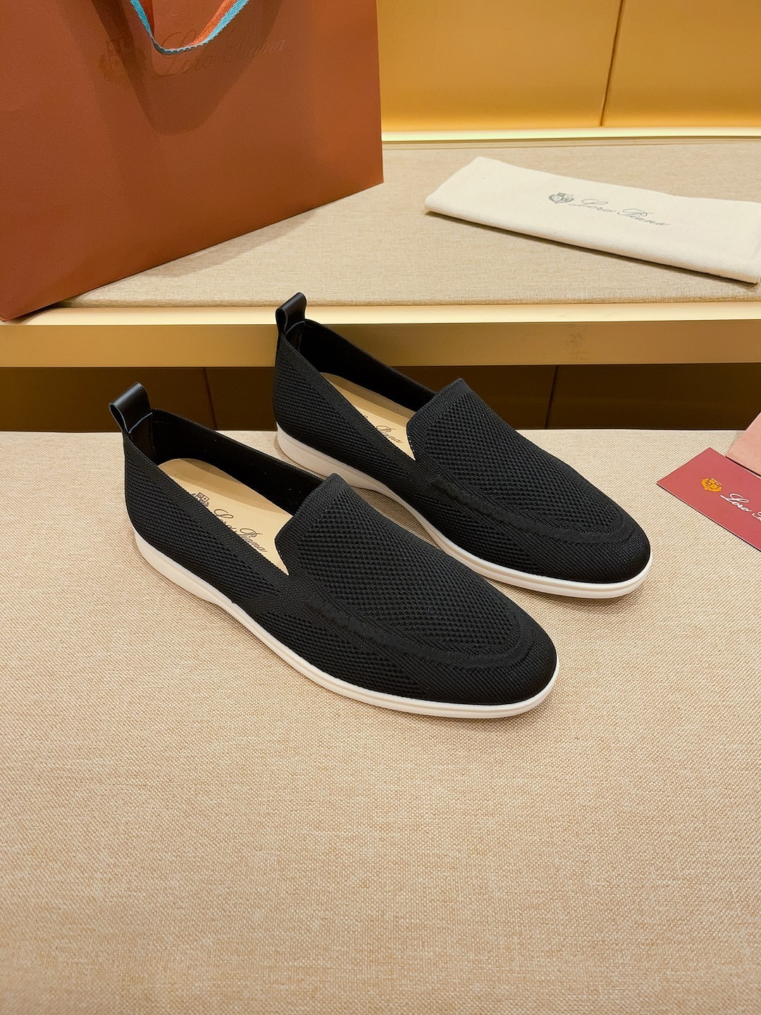 Precio de fábrica:Obtener Loro Piana 2023 Zapatos mocasín nuevo cuenta con una parte superior de gam