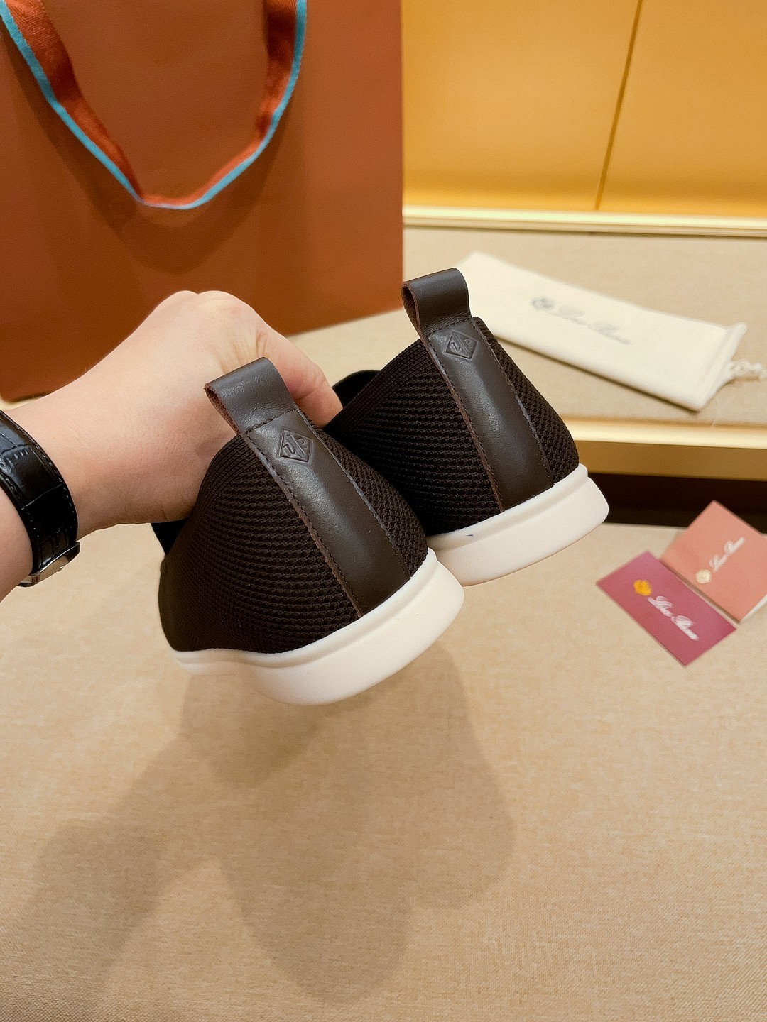 Precio de fábrica:Obtener Loro Piana 2023 Zapatos mocasín nuevo cuenta con una parte superior de gam