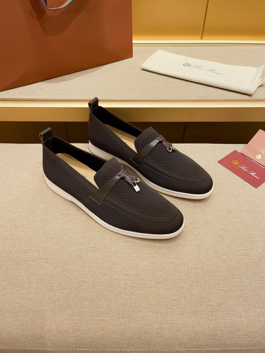 Precio de fábrica:Obtener Loro Piana 2023 Zapatos mocasín nuevo cuenta con una parte superior de gam