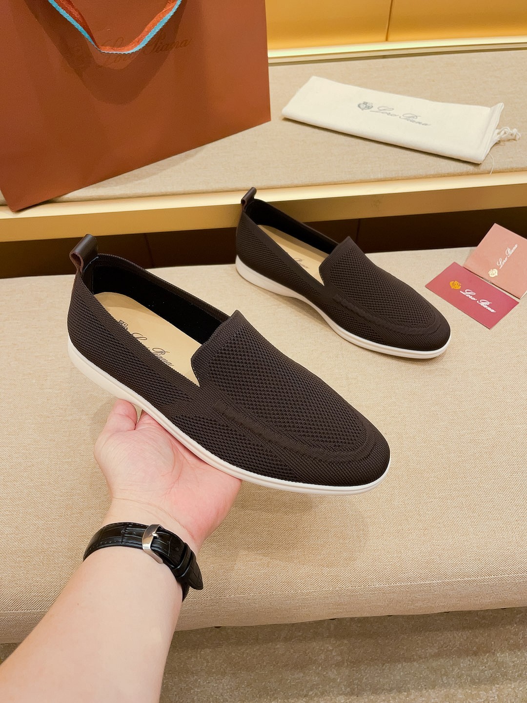 Precio de fábrica:Obtener Loro Piana 2023 Zapatos mocasín nuevo cuenta con una parte superior de gam
