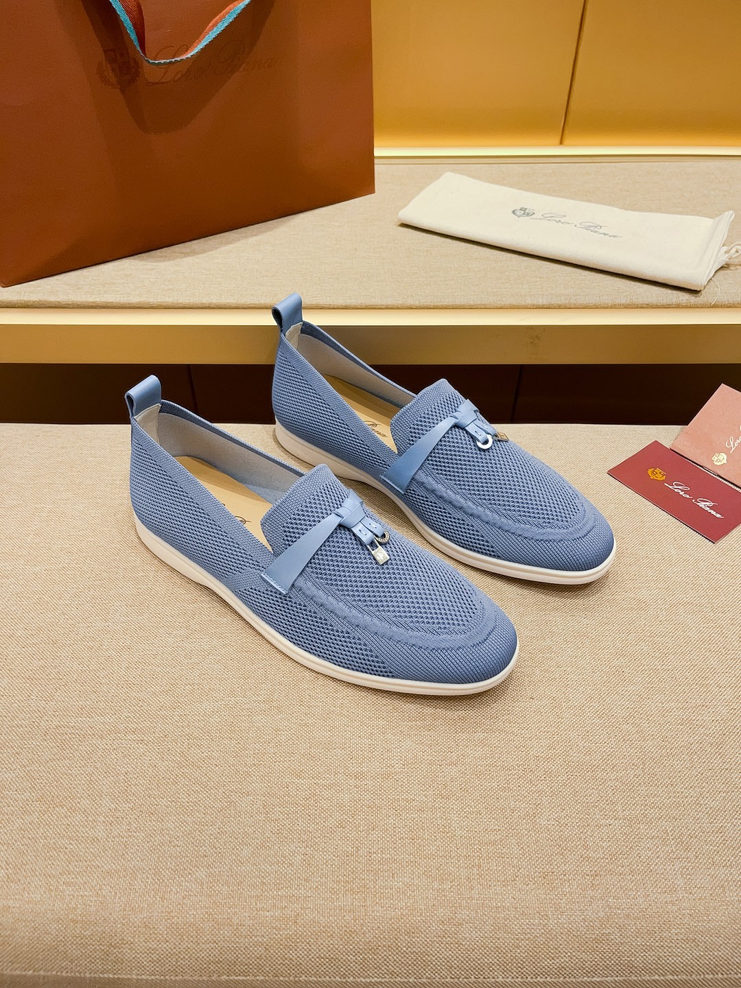 Precio de fábrica:Obtener Loro Piana 2023 Zapatos mocasín nuevo cuenta con una parte superior de gam