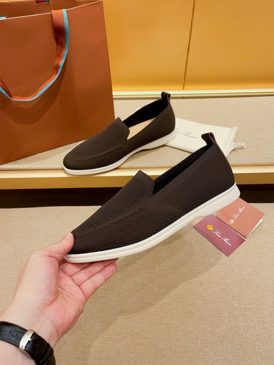 Precio de fábrica:Obtener Loro Piana 2023 Zapatos mocasín nuevo cuenta con una parte superior de gam