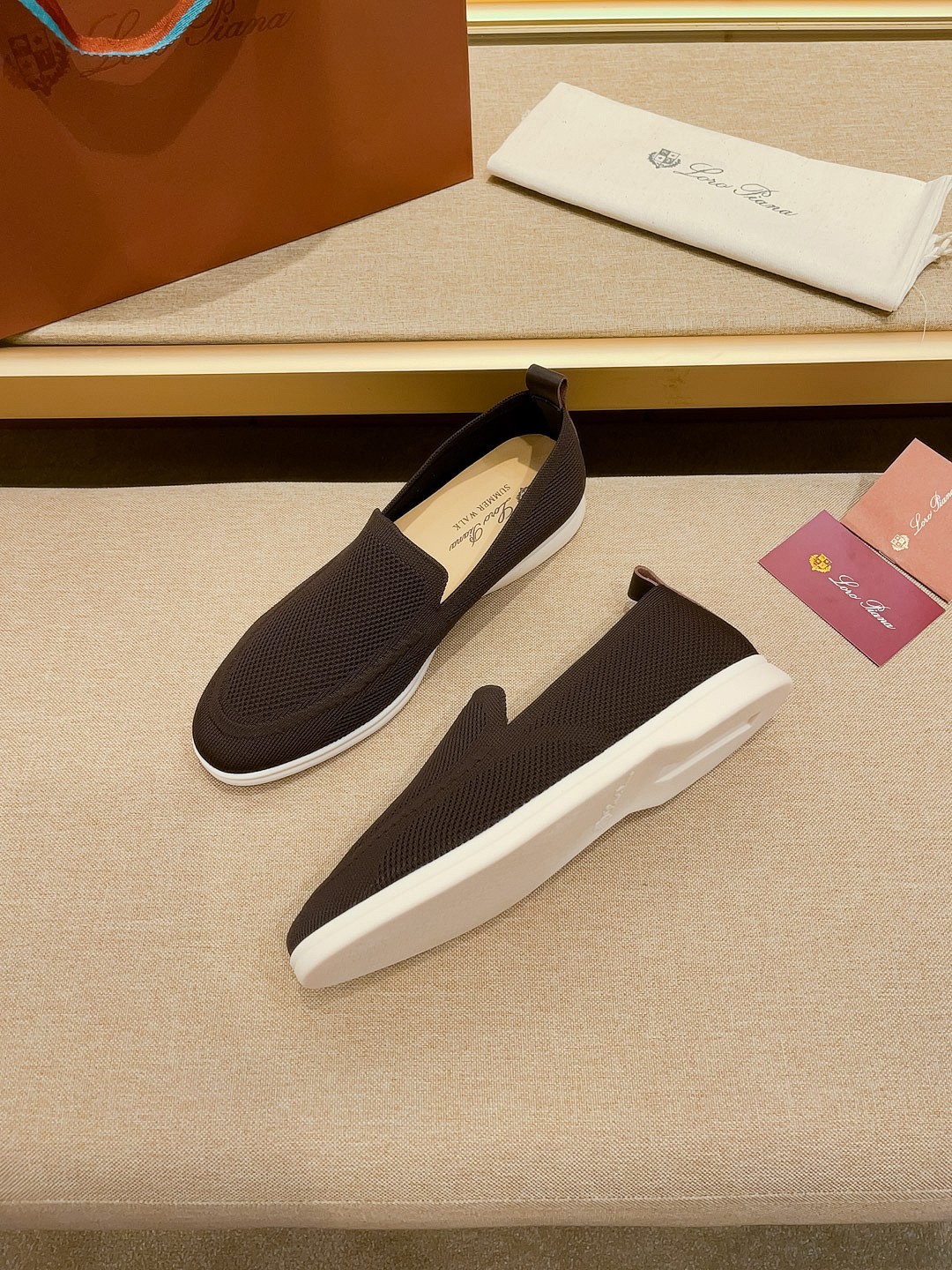 Precio de fábrica:Obtener Loro Piana 2023 Zapatos mocasín nuevo cuenta con una parte superior de gam