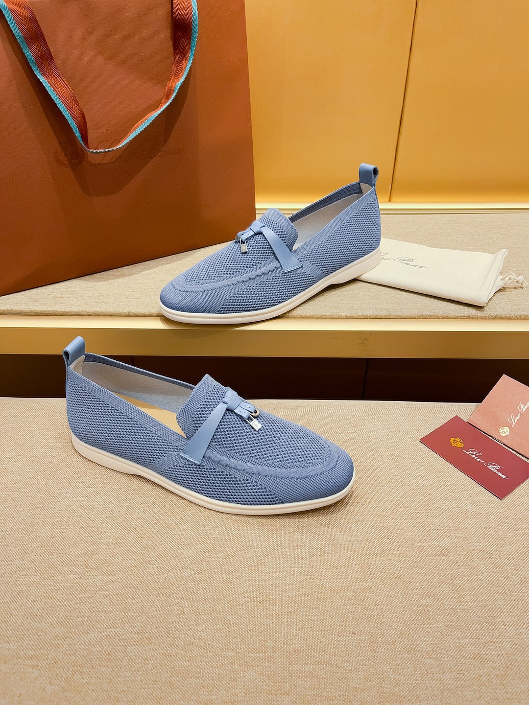 Precio de fábrica:Obtener Loro Piana 2023 Zapatos mocasín nuevo cuenta con una parte superior de gam