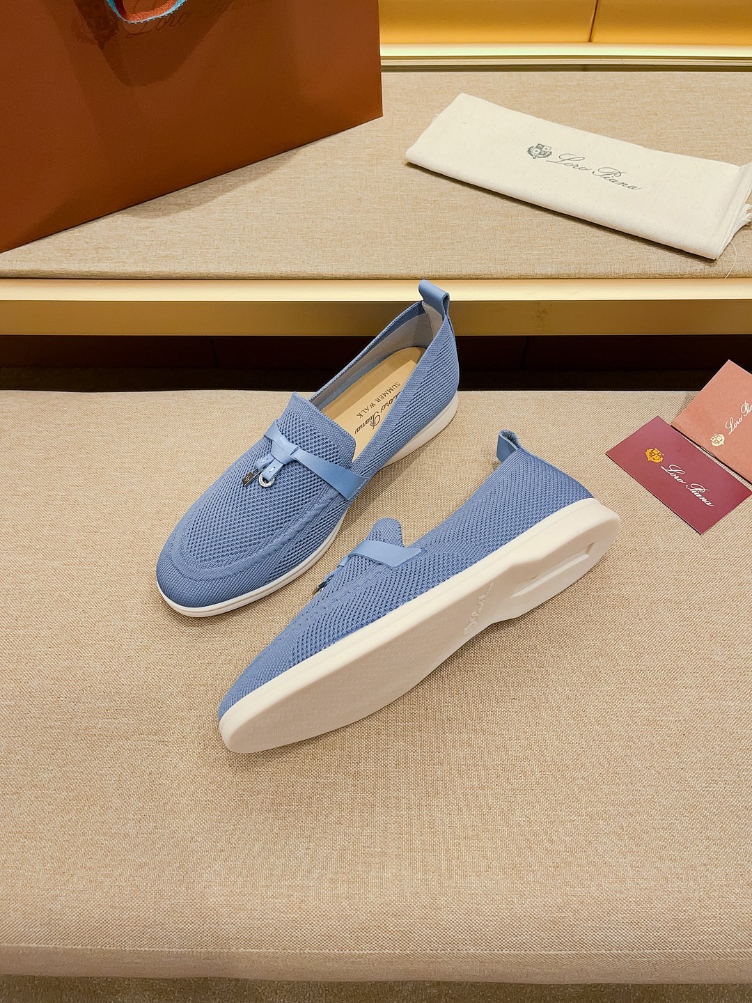 Precio de fábrica:Obtener Loro Piana 2023 Zapatos mocasín nuevo cuenta con una parte superior de gam