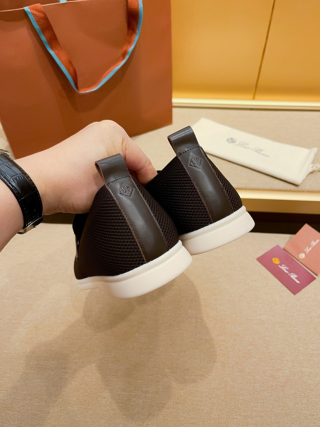 Precio de fábrica:Obtener Loro Piana 2023 Zapatos mocasín nuevo cuenta con una parte superior de gam