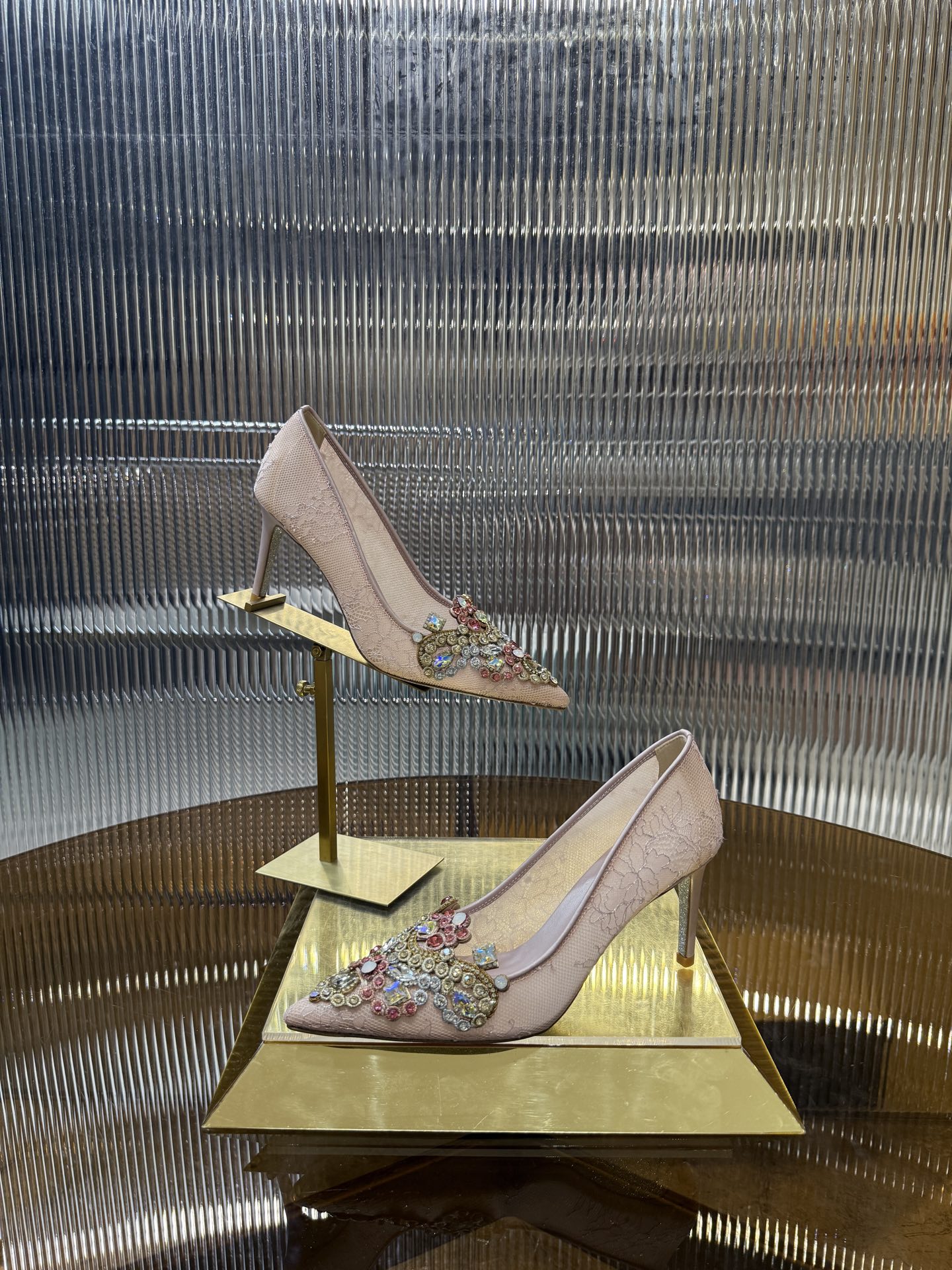 Retro Lace Embroidered P700 High Heels with Gemstones and Pearls
