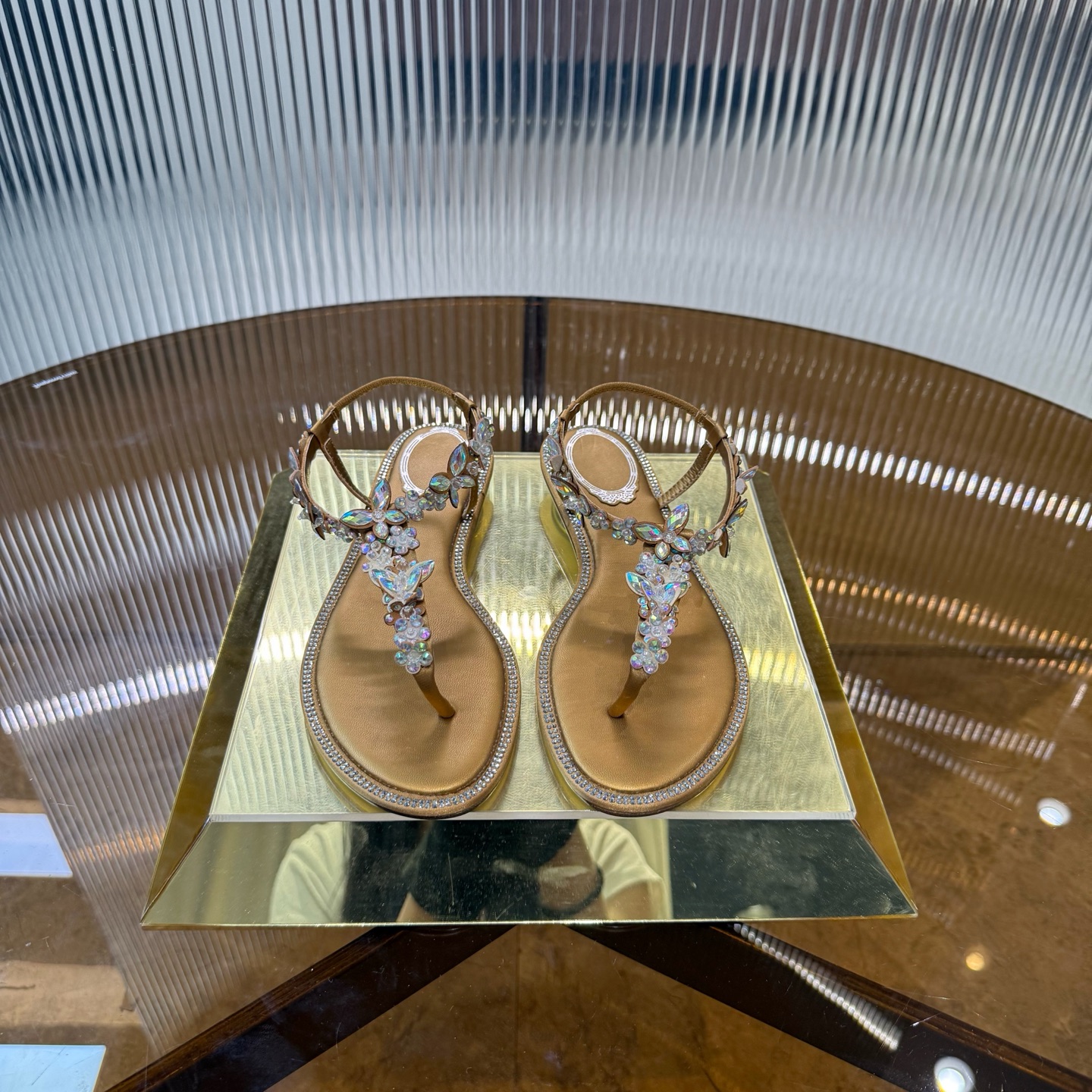 NO:405468,Top version | 2025 Renee Jovira Flower Series, original product, pure handmade 1:1 jasmine sheepskin flower arrangement shoe body, agile and elegant, unique, dreamy buds bloom gently, wear spring on your feet, pearlescent sheepskin inside, original consistent leather outsole Size34-43 '34.40.41.42.43 Custom made no return' Color brown Heel height: 1.0cm, high heels, rene caovilla, high heels, sheepskin, Leather soles19860909顶级版  | 2025芮妮乔薇拉花卉系列,原版做货,纯手工1:1打造的茉莉羊皮花朵排布鞋身,灵动飘逸,独具匠心,梦幻花蕾轻柔绽放,把春天穿在脚上 内里珠光羊皮里 大底原版一致真皮大底 Size34-43「34.40.41.42.43订做不退换」 Color咖啡色 跟高:1.0cm,高跟鞋,rene caovilla,high heels,sheepskin,Leather soles,Women's Shoes