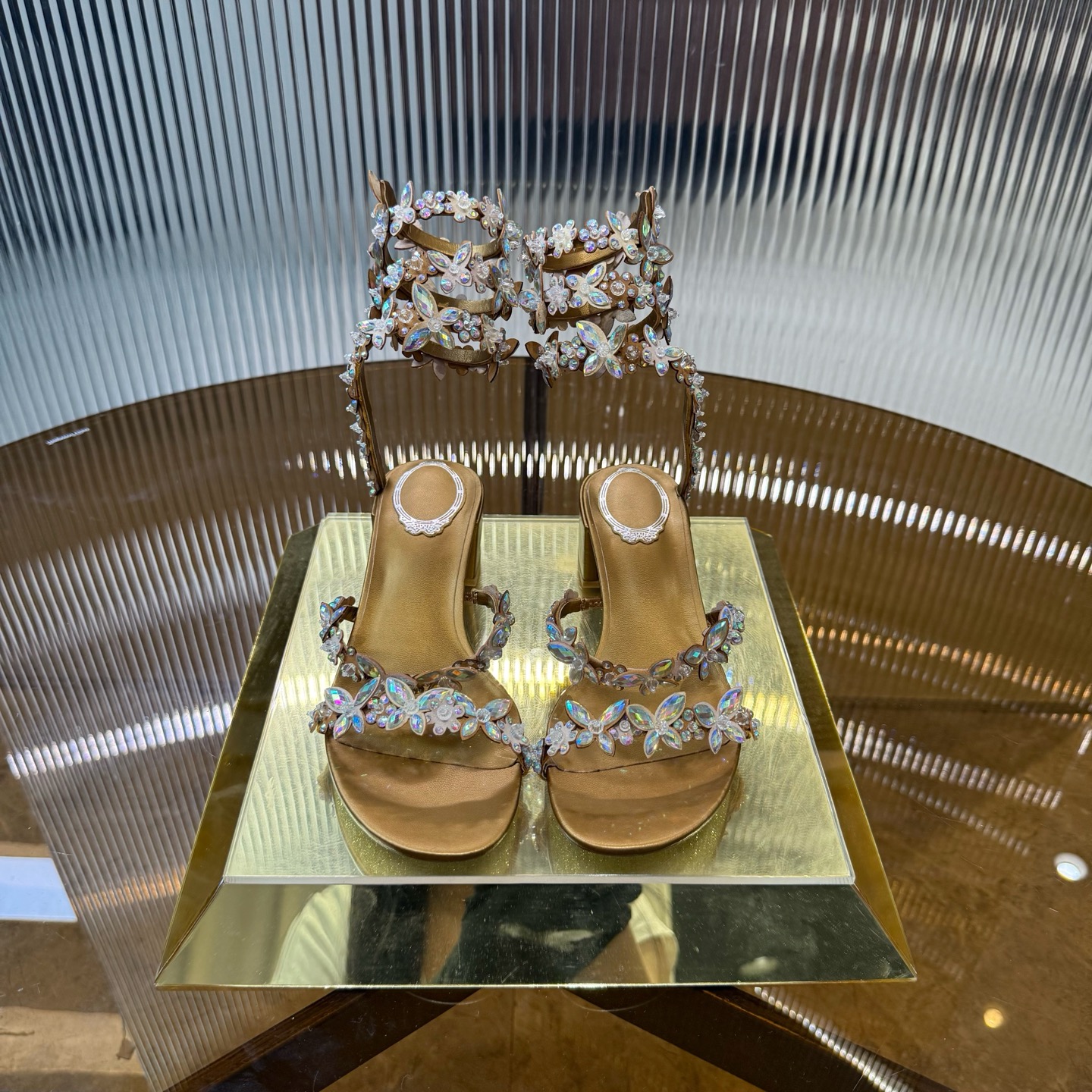 NO:405475,Top version | 2025 Renee Jovira Flower Series, original product, pure handmade 1:1 jasmine sheepskin flower arrangement shoe body, agile and elegant, unique, dreamy buds bloom gently, wear spring on your feet, pearlescent sheepskin inside, original version of the same leather outsole Size34-43 '34.40.41.42.43 Custom made no return' Color: brown Heel height: 4.5cm, high heels, rene caovilla, high heels, sheepskin, Leather soles19860909顶级版  | 2025芮妮乔薇拉花卉系列,原版做货,纯手工1:1打造的茉莉羊皮花朵排布鞋身,灵动飘逸,独具匠心,梦幻花蕾轻柔绽放,把春天穿在脚上 内里珠光羊皮里 大底原版一致真皮大底 Size34-43「34.40.41.42.43订做不退换」 Color:咖啡色 跟高:4.5cm,高跟鞋,rene caovilla,high heels,sheepskin,Leather soles,Women's Shoes