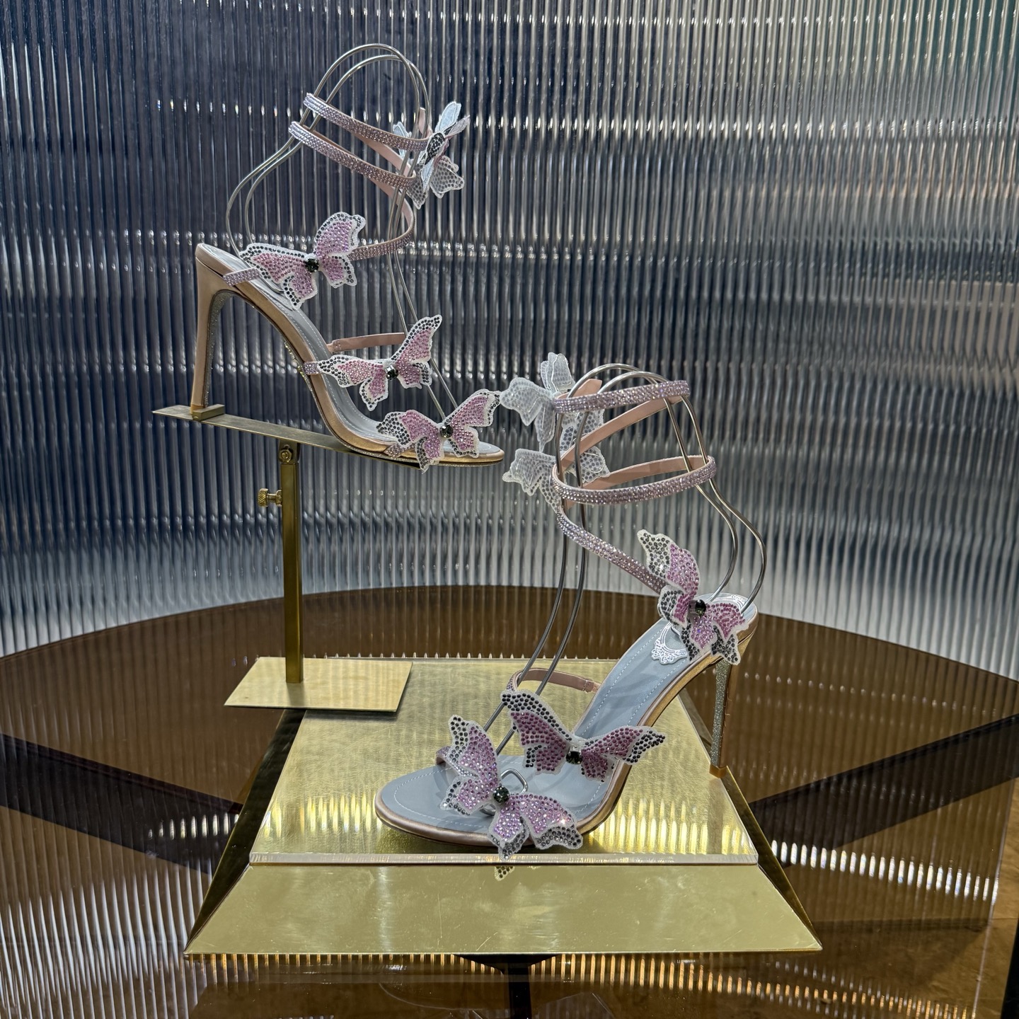 Handmade Butterfly High Heels: Elegant, Noble Appearance with Unique Vibe - 图片 4